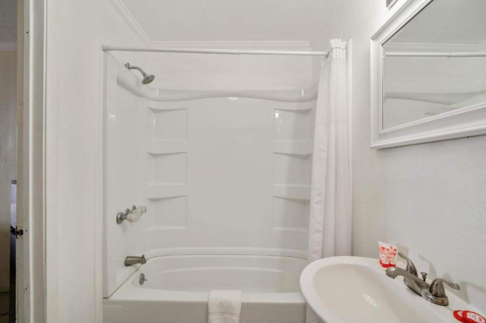 Oyo Rockport- Bay View 3*